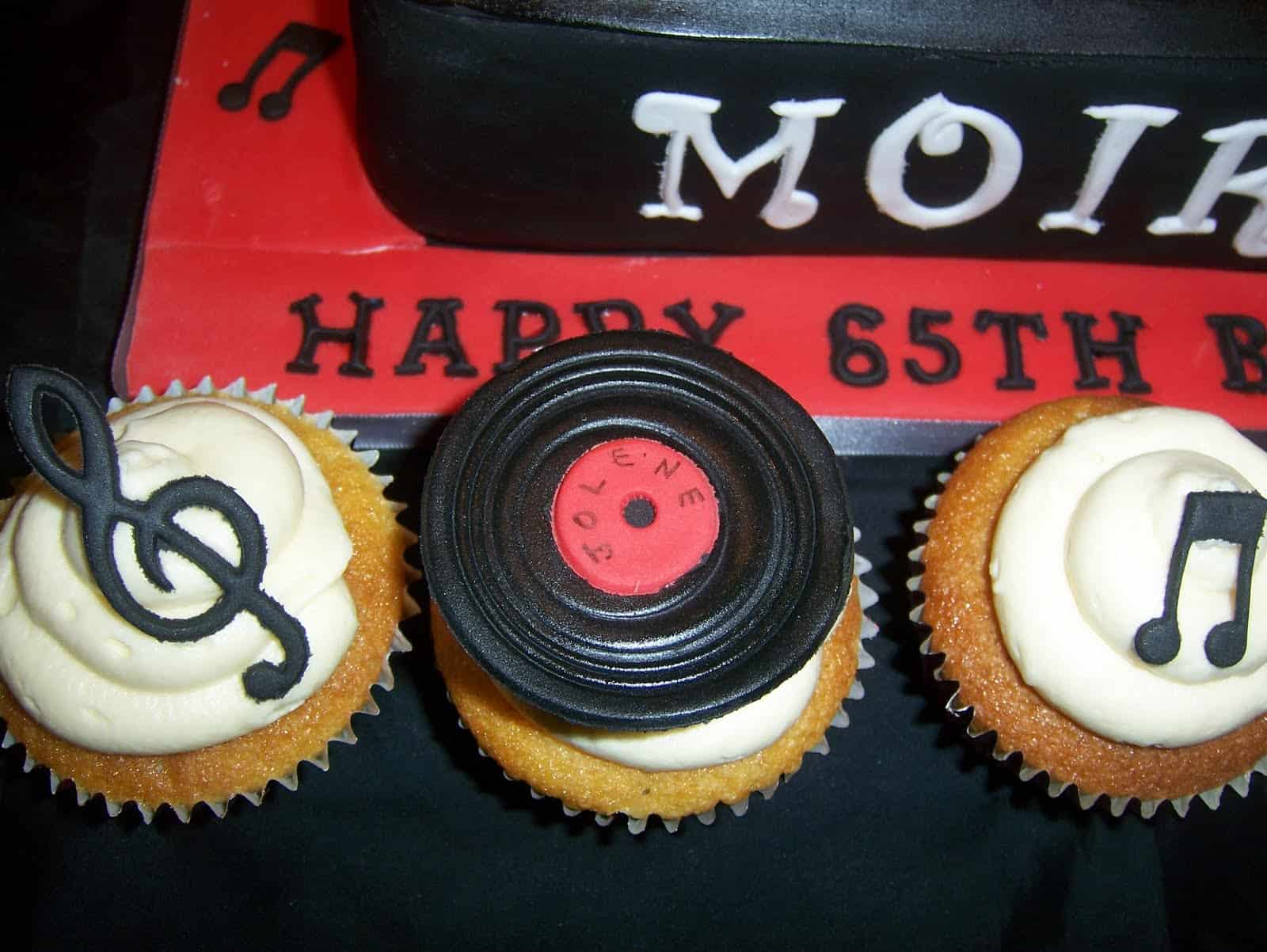 Record and music note cupcakes