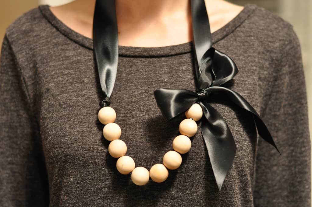 Ribbon bead necklace