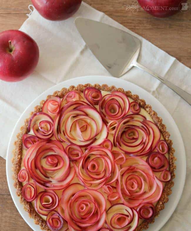 Apple rose tart