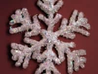  DIY Snowflakes as Traditional Winter Decoration