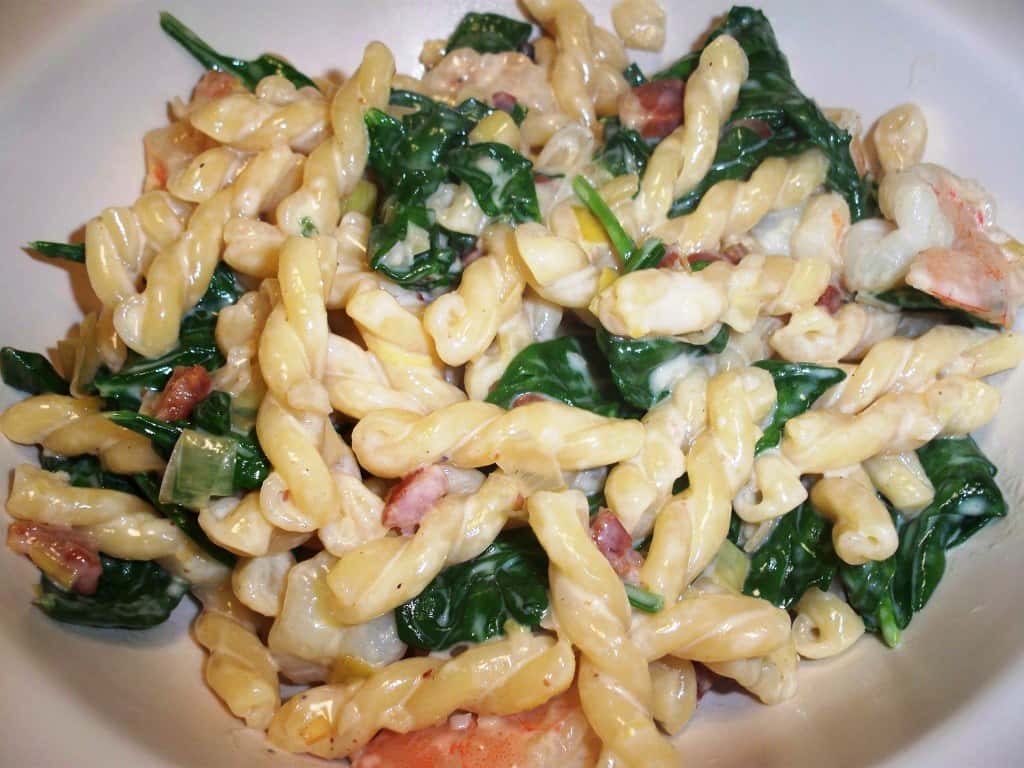 Leek, shrimp, and spinach pasta