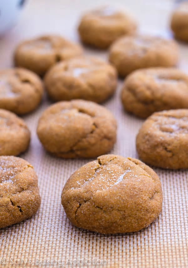 Soft gingersnap molasses cookies