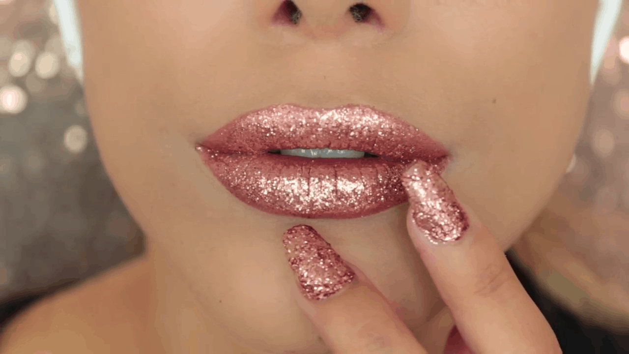 Rose gold glitter lips