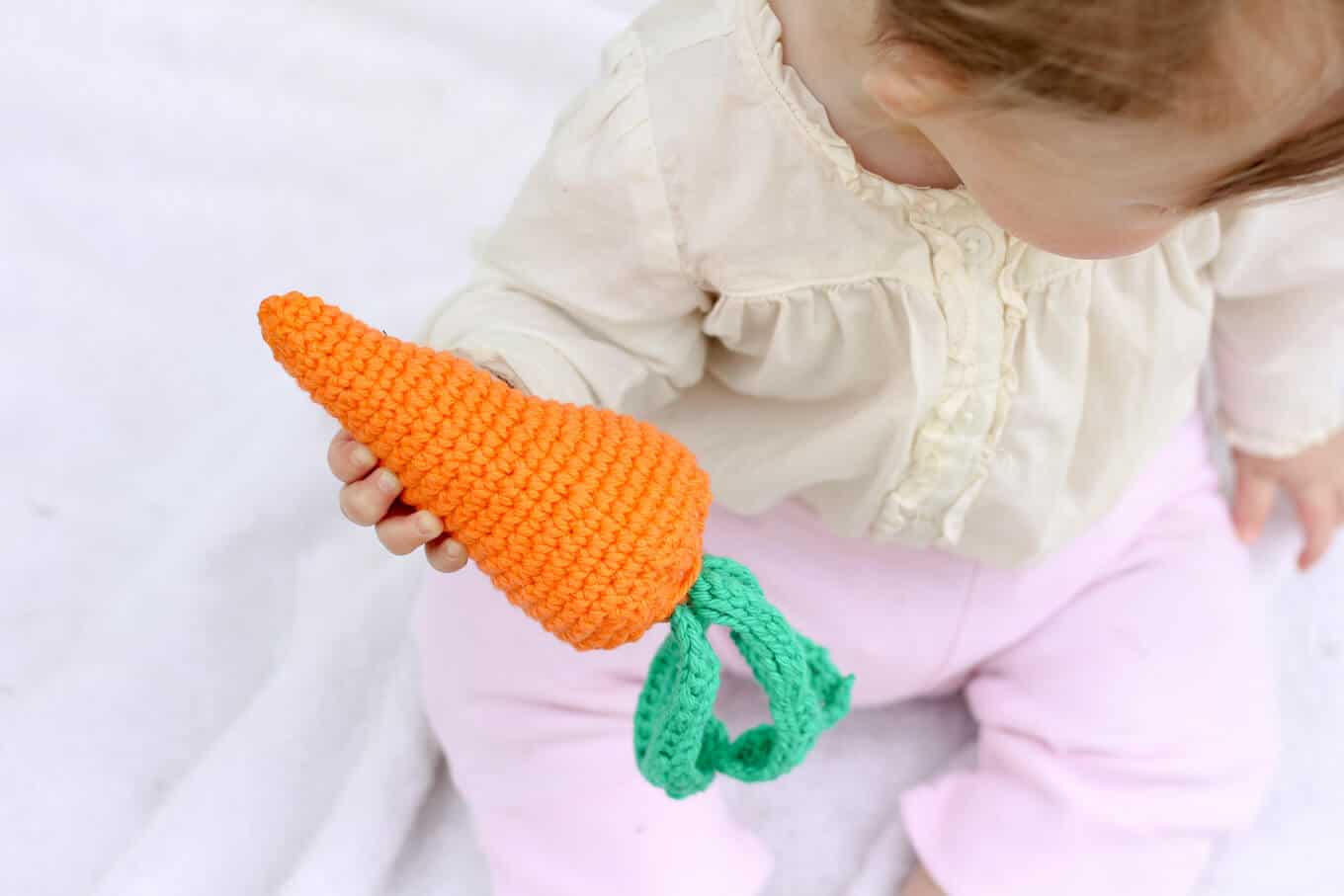 Crochet carrot rattle