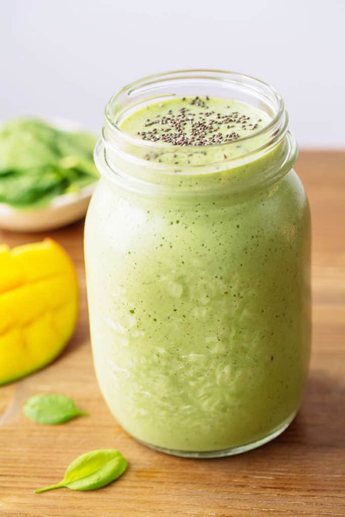 Green smoothie with honey