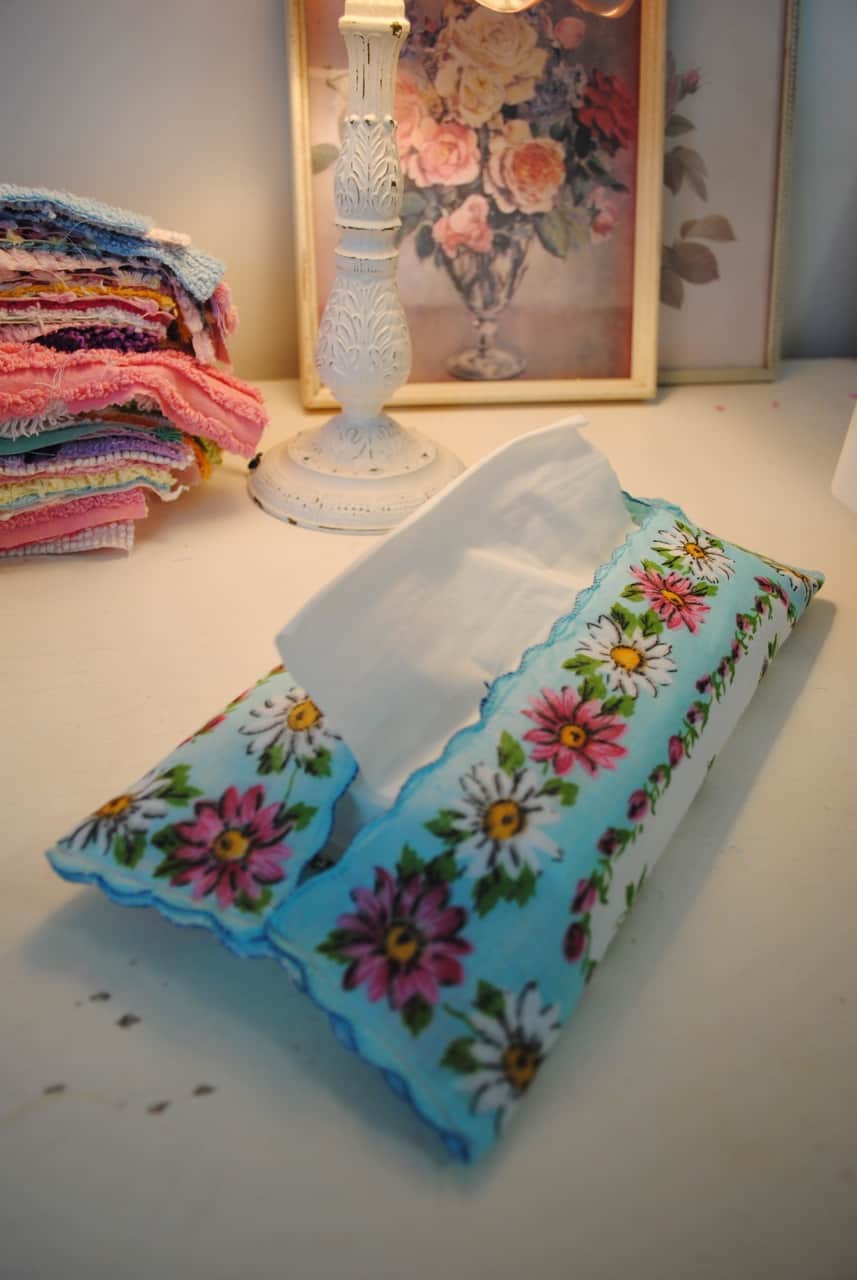 Handkerchief tissue holder
