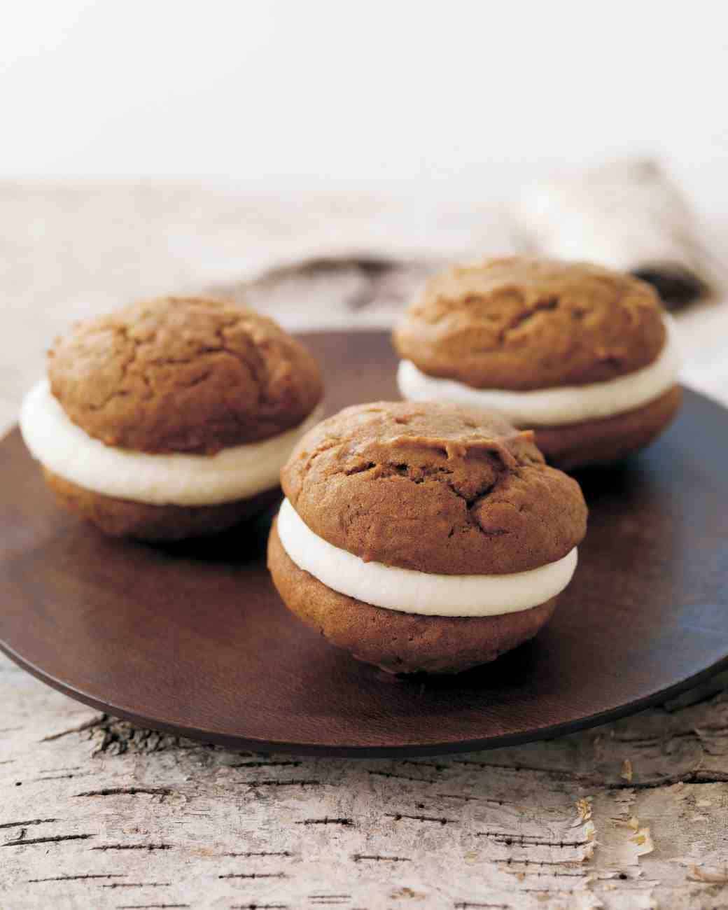 Pumpkin whoope pies with cream cheese filling