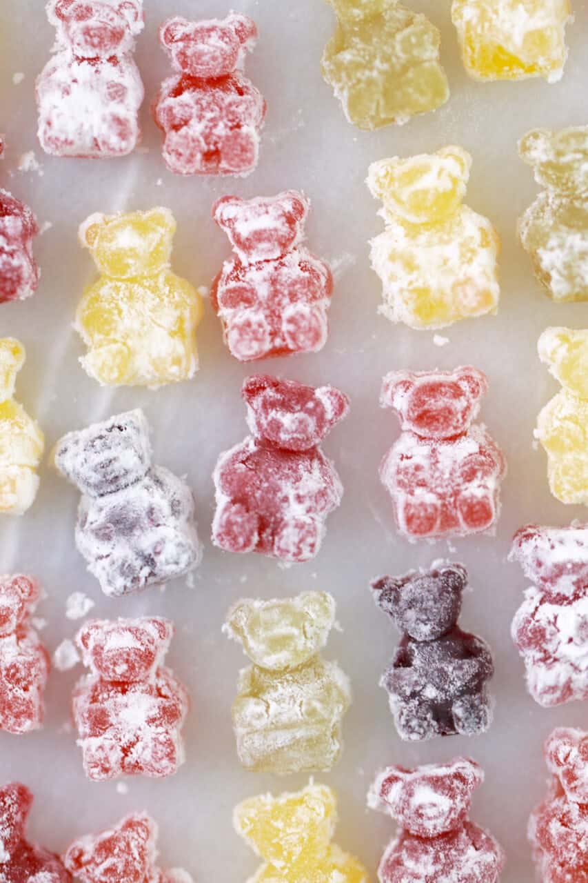 Sour gummy bears