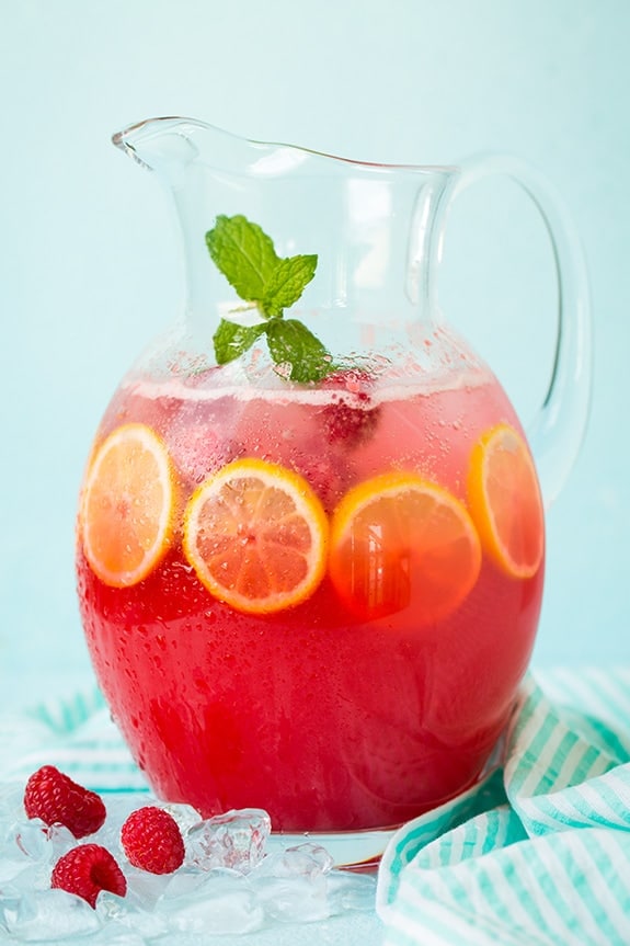 Sparkling raspberry lemonade
