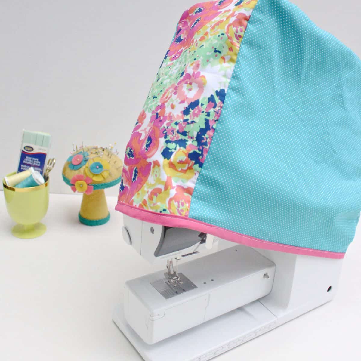 Reversible sewing machine cover