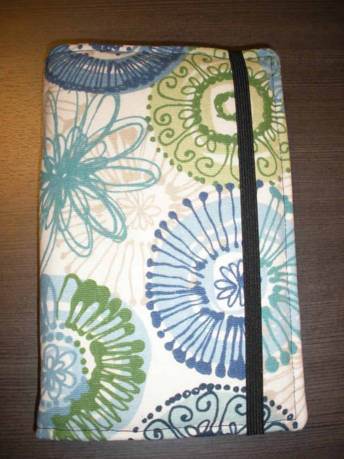 Kindle case with elastic