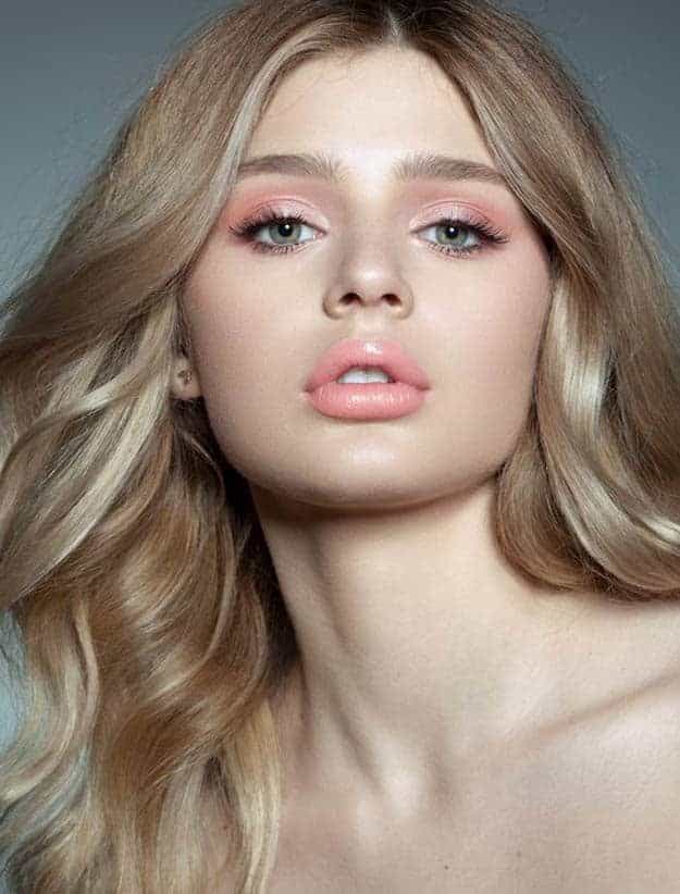 Light peach tones on lips and eyes