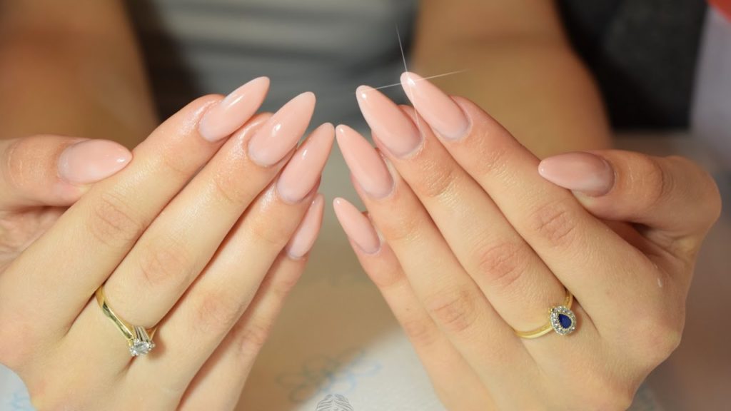 almond shape nail color