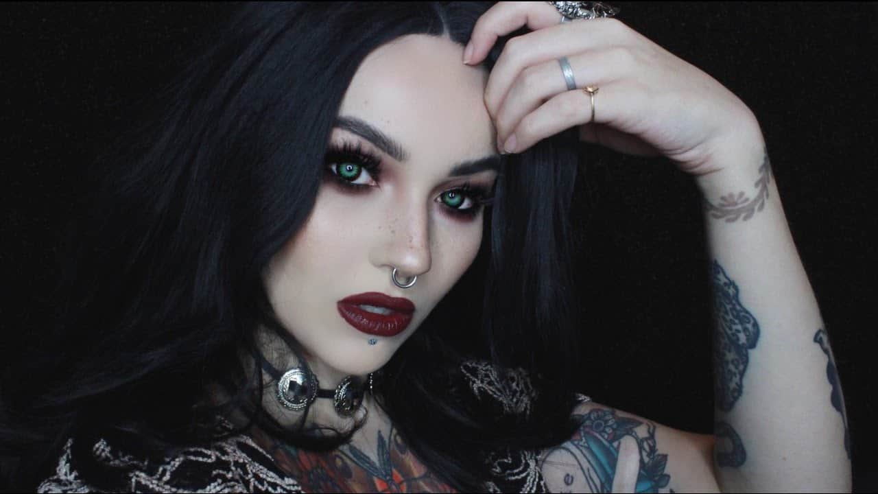 Vampy makeup