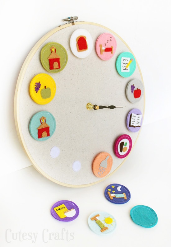 DIY pictogram clock for kids