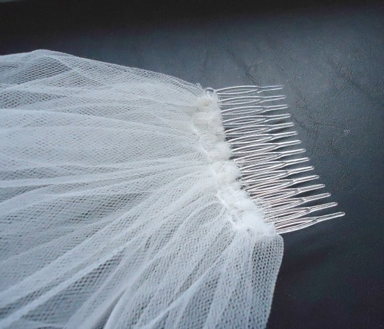 Hair comb wedding veil