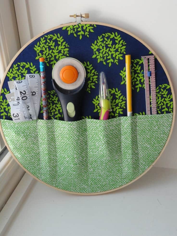 Embroidery hoop craft supply pockets