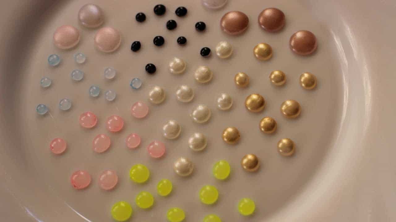 DIY pearls from hot glue