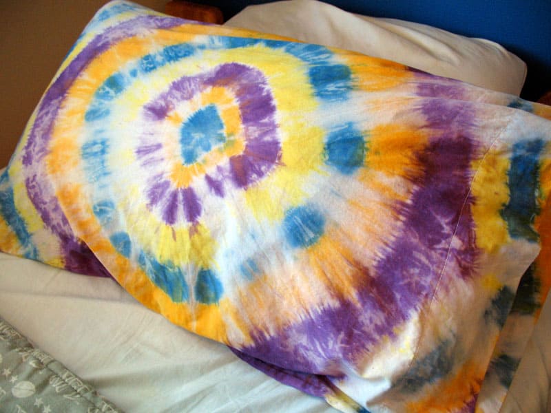 tie dyed pillow cases