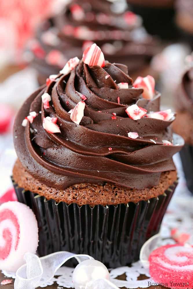 Fudgy peppermint frosting