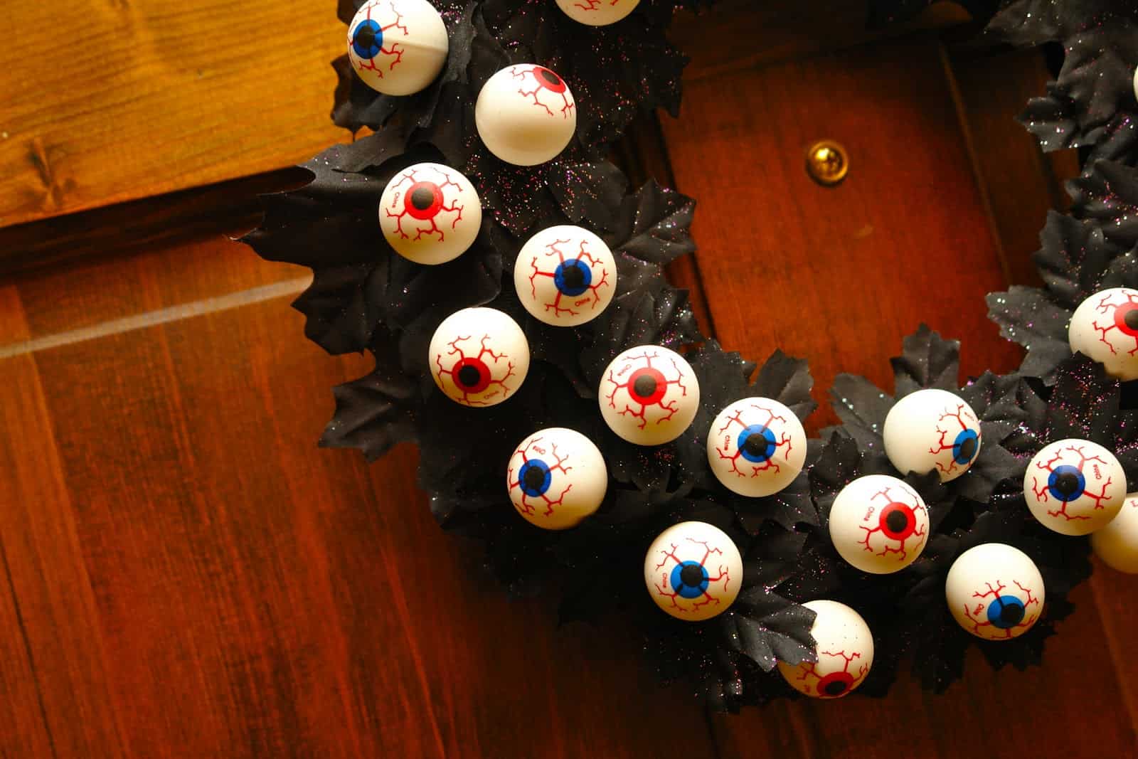 Bouncy ball eyeball Halloween wreath