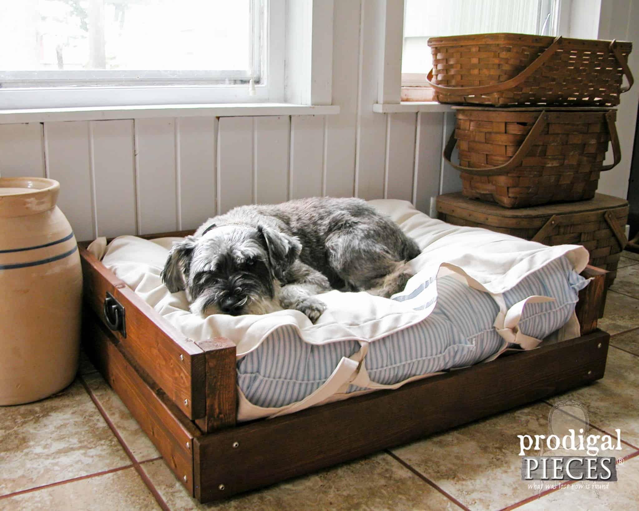 Covered pillow pallet bed