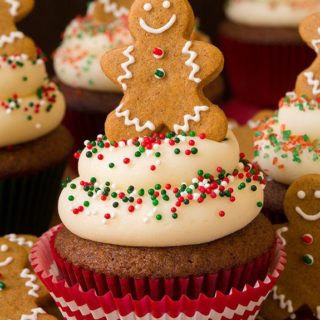 Absolutely Awesome: 15 Holiday Themed Cupcakes to Make on The Christmas Break