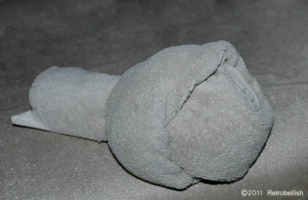 Knotted towel toy