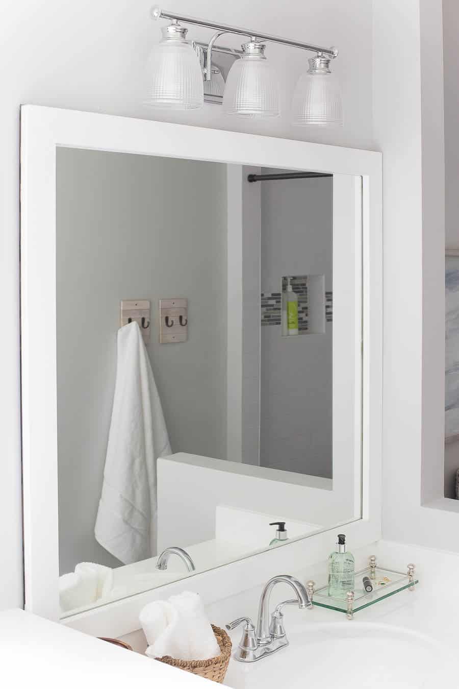 Download Upgrade Your Home: Beautiful and Easy Bathroom Mirror Updates
