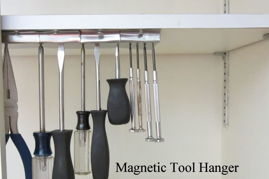 Magnetic tool hanger