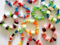 Colorful and Cute: 15 Neat Crafts Made with Candy
