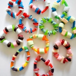 Colorful and Cute: 15 Neat Crafts Made with Candy