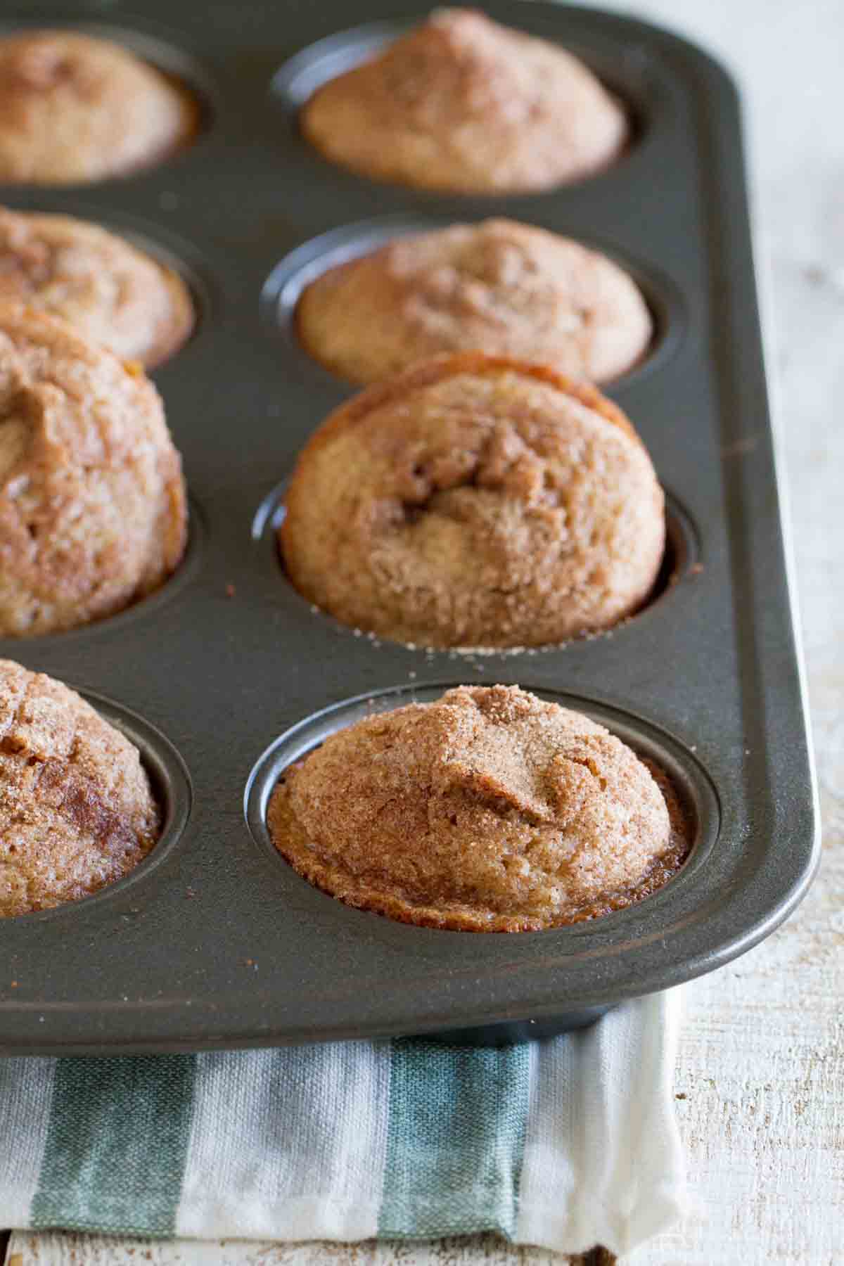 Simple cinnamon muffins
