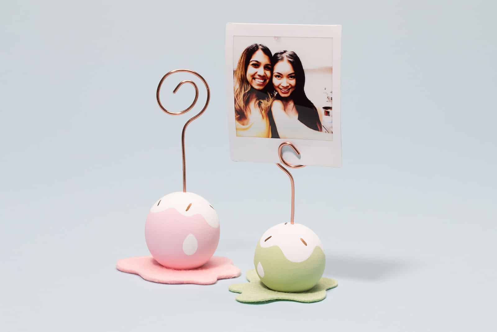 DIY ice cream ball photo holder 15 Best Homemade Stocking Stuffers Ideas and Projects