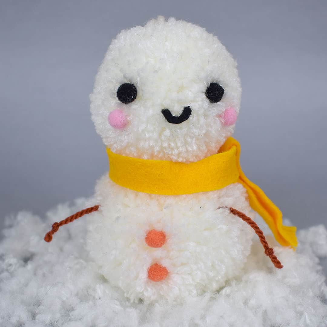 Kawaii pom pom snowman