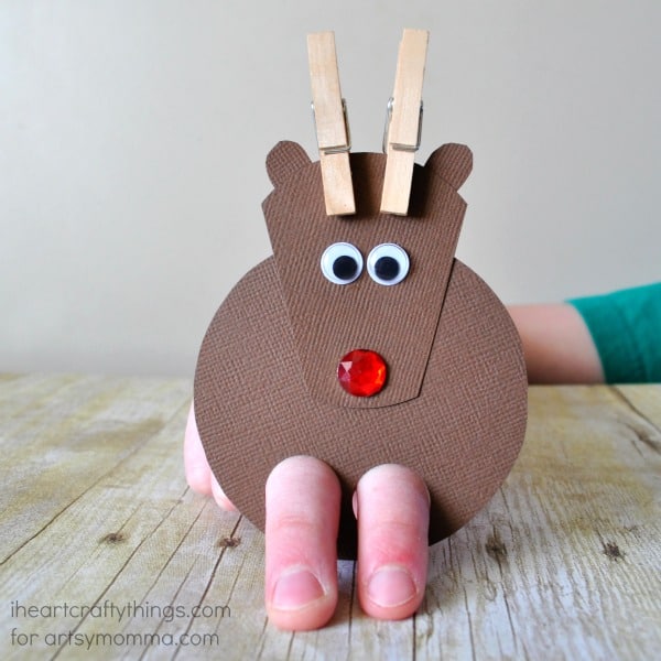 Paper reindeer finger puppet