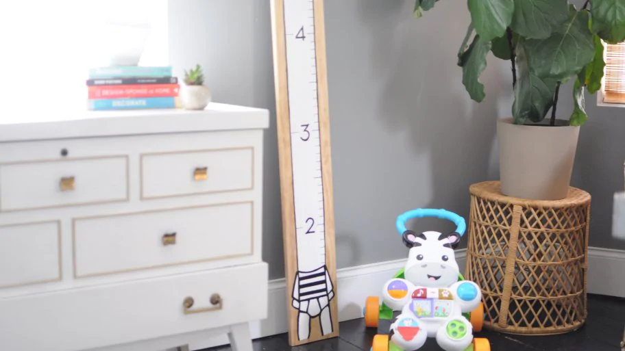 Simple wooden height chart in 5 easy steps