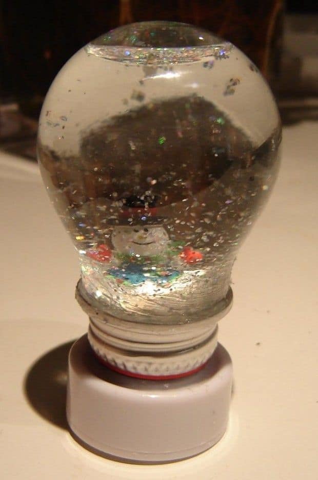 DIY lightbulb snow globe